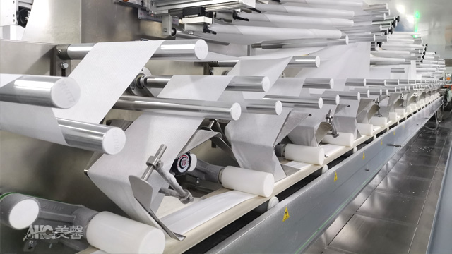 1623034621742903.jpg 濕巾生產(chǎn)線.jpg